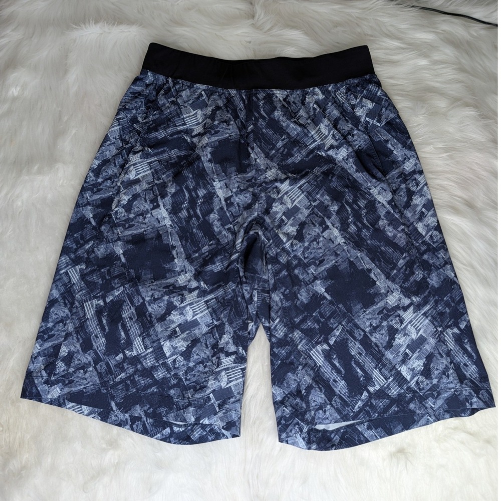 Lululemon Athletic Shorts Mens Medium Blue Cityscape Print 11" Inseam liner less